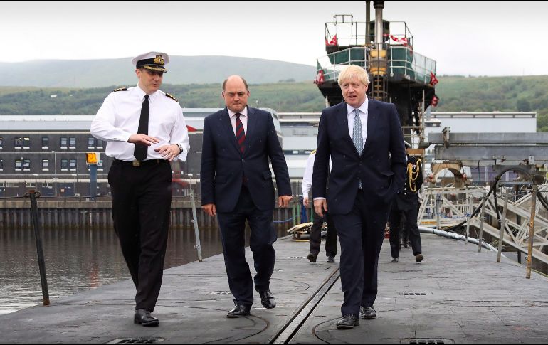 El Gobierno británico aún no anunció ninguna visita de Johnson (Der.) a las capitales de la UE, y su vocera ha indicado que no viajaría hasta que Bruselas cambie su postura. EFE/S. Burke