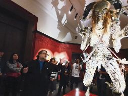 Durante el recorrido, Del Toro recordó anécdotas que lo han inspirado en sus creaciones. EL INFORMADOR / E. Esparza 