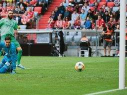 Karim fue la pesadilla para los turcos, que terminaron goleados. AFP