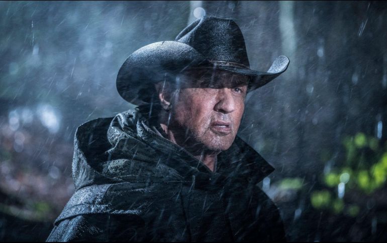 La producción consigue una clasificación R en EU, equivalente a un C en México debido a su contenido violento. FACEBOOK / Rambo