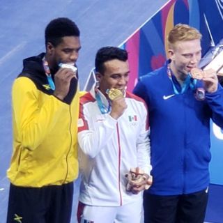 Juan Celaya gana oro para México en plataforma de un metro