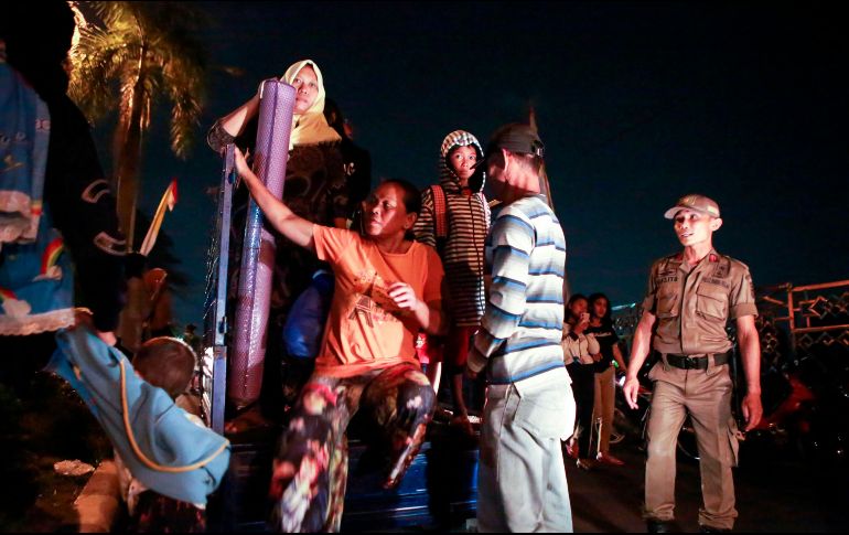 El fenómeno llevó a los habitantes a abandonar apresuradamente sus casas. AFP