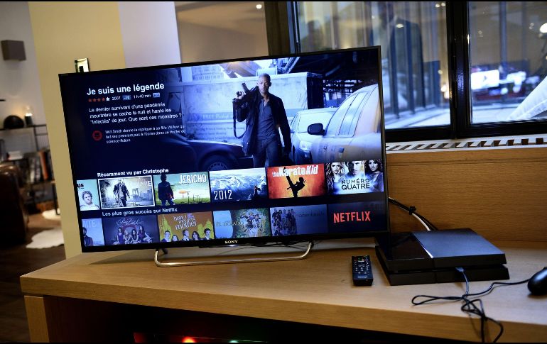 Si la Smart TV está conectada a Internet, puede ser una posible puerta de entrada par que los delincuentes accedan a otros dispositivos vinculados. AFP / ARCHIVO