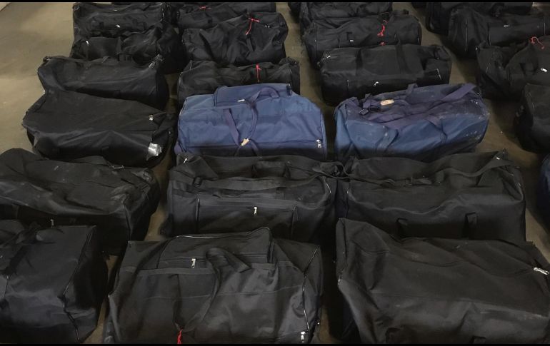 La mercancía viajaba dentro de maletas. AP