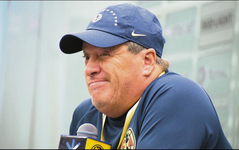 Miguel Herrera aún no define alineación a la espera de que Mateus Uribe pueda salir del equipo. IMAGO7