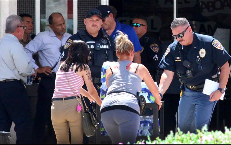 La tarde de este sábado, 15 personas murieron y más de 20 resultaron heridas durante un tiroteo en el centro comercial 