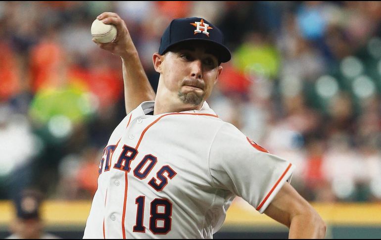 Aarón Sánchez vistió por primera vez la franela de los Astros y lució en la victoria de su equipo. AFP