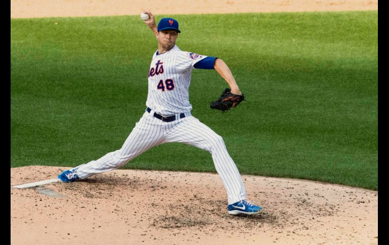 Jacob deGrom consiguió su séptima victoria en lo que va de la temporada. AP