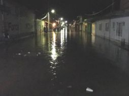 Tras lluvia, se inundan 13 casas en Chapala