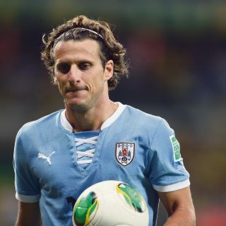 Diego Forlán cuelga los botines