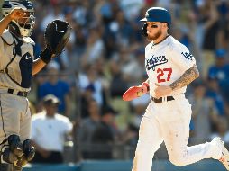 Alex Verdugo ha aportado batazos valiosos para la causa de los Dodgers, pero una lesión muscular lo mantendrá fuera unos días. AFP / J. McCoy