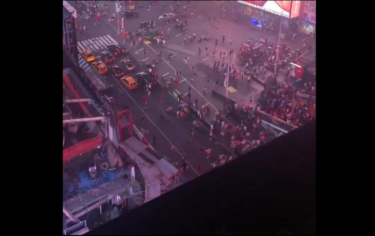 El Departamento de Bomberos de NY dijo que nueve personas resultaron heridas, de las cuales seis fueron llevadas a hospitales. TWITTER / @DanielsGrp