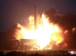 Corea del Norte lanzó cuatro pares de proyectiles en menos de dos semanas y amenazó con realizar más ensayos. EFE / KCNA