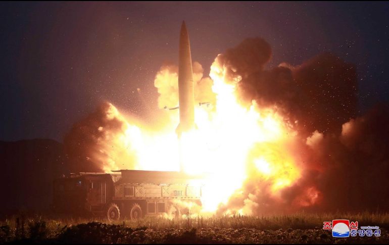 Corea del Norte lanzó cuatro pares de proyectiles en menos de dos semanas y amenazó con realizar más ensayos. EFE / KCNA