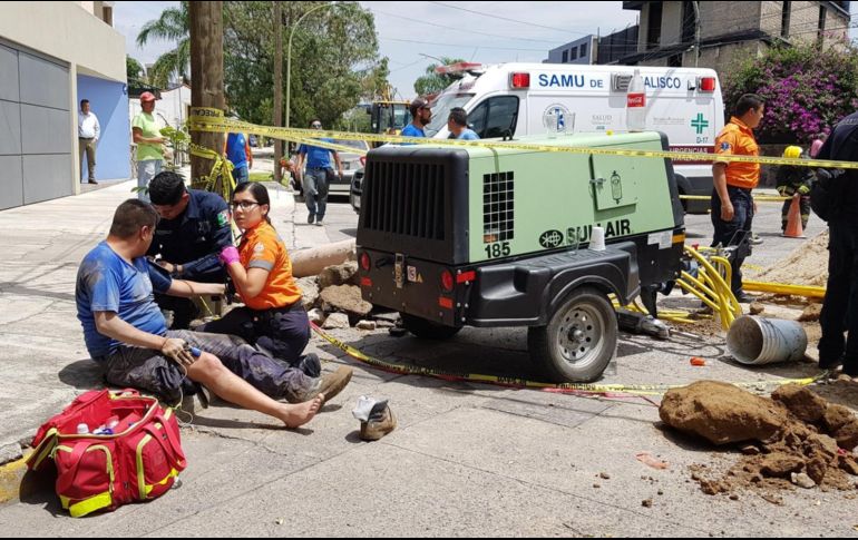 Autoridades explican que el hecho pudo ser causado por el reblandecimiento de la tierra, por las lluvias que tenemos. TWITTER/ @PCYBOMGDL