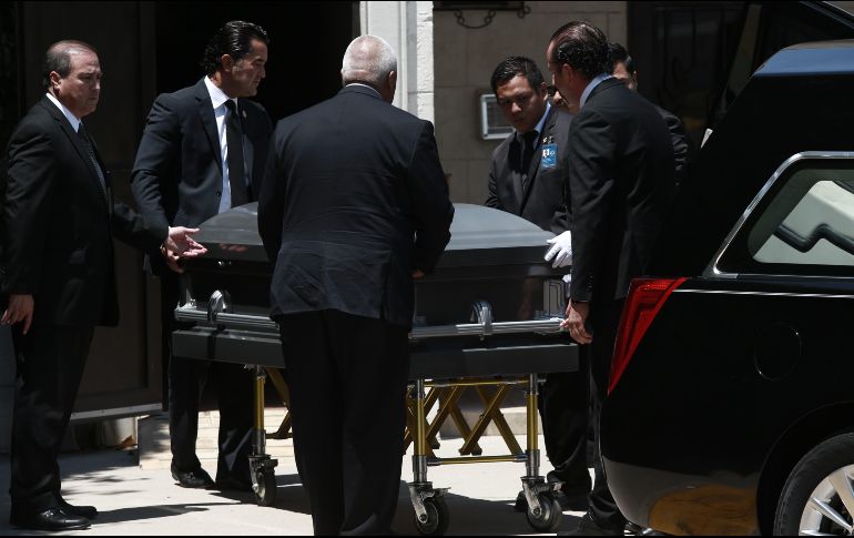 El cuerpo de la maestra cruzó la frontera alrededor de las 12:30 horas en una carroza negra que la trasladó hasta la funeraria Recinto de la Oración. SUN