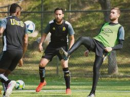 Arturo Ortiz. De locales no quieren dejar ir puntos, dice el defensor (d). ESPECIAL / Leones Negros