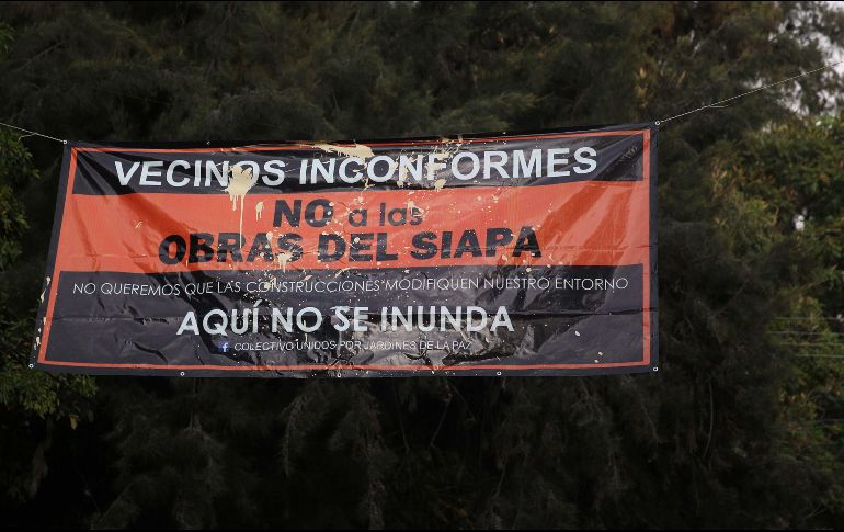 Vecinos de San Rafael argumentan que las obras aumentarán la capacidad de las tuberías de drenaje para albergar un proyecto inmobiliario en los terrenos del Club Chivas. EL INFORMADOR/ARCHIVO