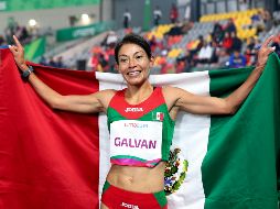 La mexicana impuso sobre el final un ritmo imposible para Jessica O'Connell y Kimberley Conley, quienes ganaron la plata y el bronce. AP/M. Mejía