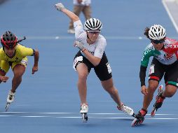 Verónica Elías Alvarado (d) cronometró un tiempo de 47 segundos y 473 milésimas. AP/F. Vergara