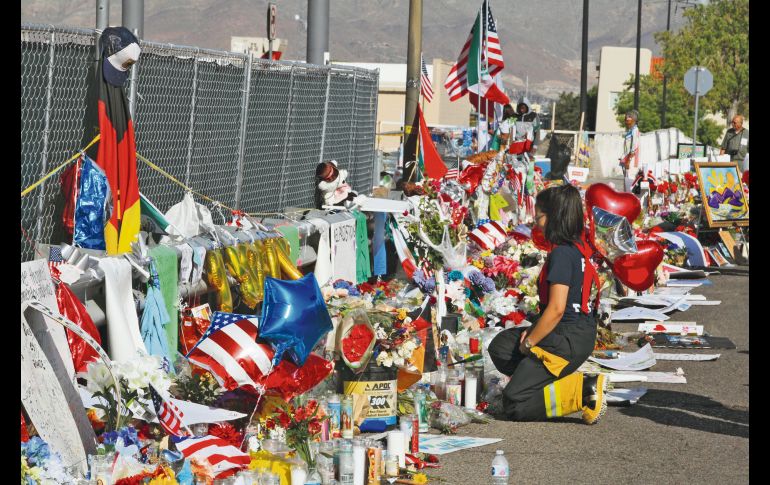 Familias, amigos y residentes continúan con oraciones y muestras de cariño a los sobrevivientes del ataque de Patrick Crusius. NOTIMEX