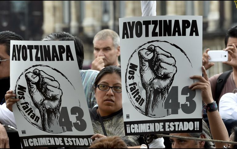 Encinas detalla que han recibido información de testigos y de anónimos, por lo que no minimizan ninguna de las líneas de investigación en el caso de los 43 normalistas. AFP / ARCHIVO