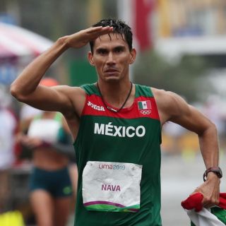 Horacio Nava gana plata en 50 kilómetros de marcha