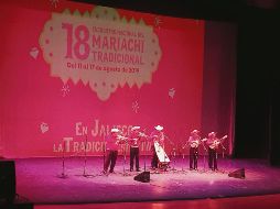 En el escenario se vieron los distintos estilos y técnicas del mariachi de cada Entidad invitada. EL INFORMADOR / C. Cerda