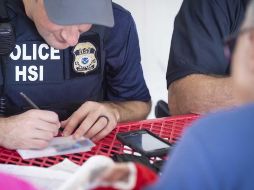 La política se suma a otras medidas de EU que buscan reducir los permisos a migrantes. AFP/ICE/ARCHIVO