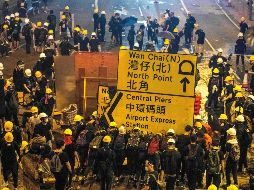 Durante los últimos 10 fines de semana, ciudadanos de Hong Kong han salido a las calles a manifestarse a favor de la democracia. AFP / ARCHIVO