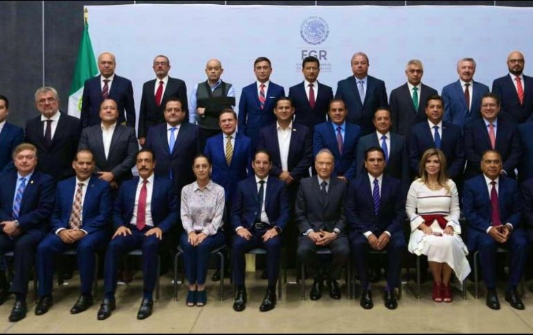 Integrantes de la Conago acudieron a la reunión con la Fiscalía General de la República. TWITTER@FGRMexico