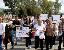A la manifestación también acudieron miembros del colectivo Familias Unidas por Nuestros Desaparecidos y un visitador adjunto de la región Ciénega de la Comisión Estatal de Derechos Humanos de Jalisco (CEDHJ). UdeG/ Adriana González