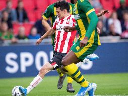 Tras su exitoso paso por el PSV, Lozano cambiaría de club para llegar al conjunto italiano. AFP / ARCHIVO