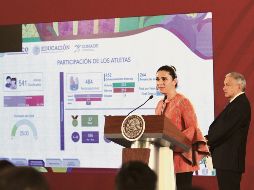 Ana Guevara presenta los resultados de los Juegos Panamericanos al Mandatario Andrés Manuel López Obrador. NOTIMEX