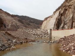 Los gobernadores salieron con la promesa de que la obra no será desmantelada; los habitantes inconformes, con que no habrá presupuesto para ella en 2020. EL INFORMADOR/Archivo
