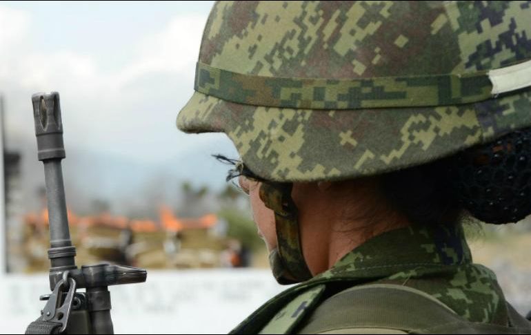 En lo referente a las armas legales, las fuerzas armadas han adquirido 18 mil 112, además se han comercializado 450 mil 625 a los gobiernos estatales, entre otros. NTX / ARCHIVO