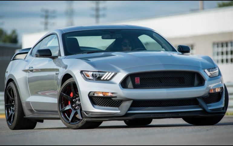 El exterior es fácilmente reconocible, gracias a los rasgos que el Mustang ha hecho patente en su última generación. ESPECIAL