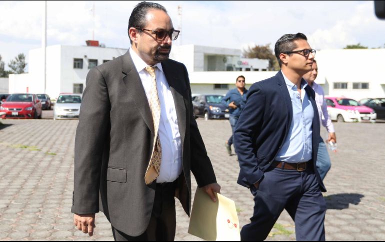 El grupo de abogados que lleva la defensa de Rosario Robles acude al Centro Femenil de Reinserción Social de Santa Martha Acatitla para visitar a su clienta. SUN/G. Espinosa