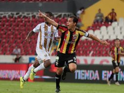 Quiso, pero no pudo. El delantero disputó los 90 minutos del partido en el Estadio Jalisco, y aunque corrió, gritó y se mostró voluntarioso, poco pudo hacer. EL INFORMADOR / F. Atilano