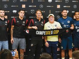 Miguel Herrera y Frank de Boer fueron los más solicitados en la previa de la Final del torneo. NOTIMEX