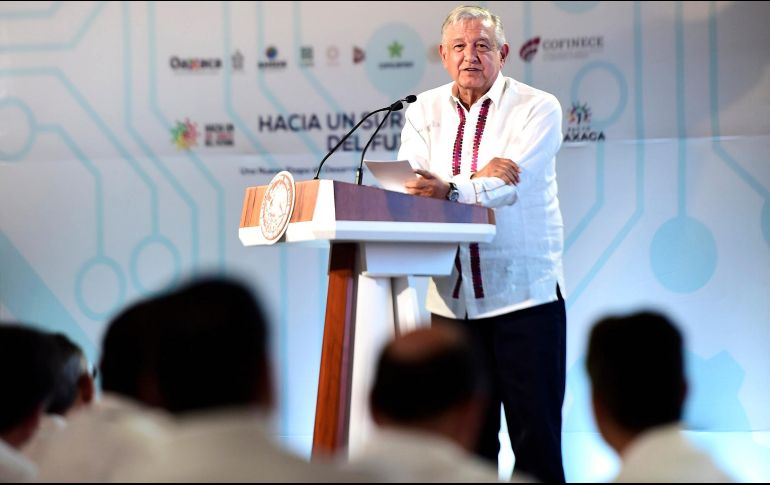 Los eslabones del Presidente para el desarrollo son la economía popular, proyectos estratégicos, apoyo a la iniciativa privada y fomento a la inversión extranjera y comercio exterior. NTX/PRESIDENCIA