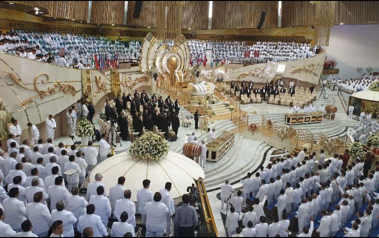 El atrio principal, que suele ser ocupado por Naasón Joaquín, permanece vacío; diversos pastores se encargarán de realizar los servicios de esta jornada. EL INFORMADOR/R. Bobadilla