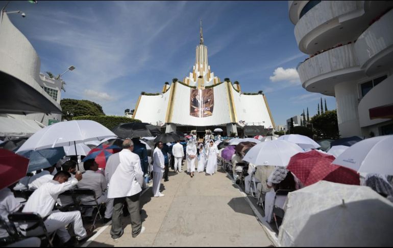 El atrio principal, que suele ser ocupado por Naasón Joaquín, permanece vacío; diversos pastores se encargarán de realizar los servicios de esta jornada. EL INFORMADOR/F. Atilano