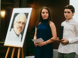 Entrega de reconocimiento a los nietos del arquitecto Gabriel Casillas. EL INFORMADOR / G. Gallo