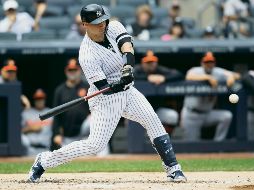 El toletero dominicano conectó un cuadrangular productor de tres rayitas para los Yankees en la primera entrada. AP