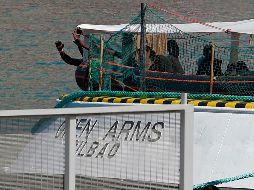 El Open Arms se dirige hacia la isla de Lampedusa, cuyas costas avista ya, aunque todavía carece del permiso para poder atracar en un puerto. AFP/L. Gene