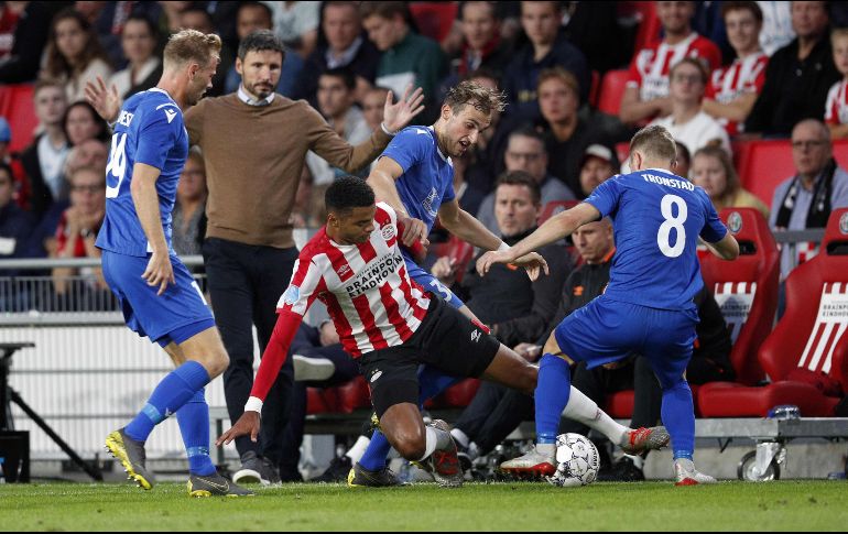 Con el empate sin goles y el global de 1-0 ante los noruegos, ahora PSV Eindhoven se medirá en playoffs al club Apollon. AFP / J. Putmans