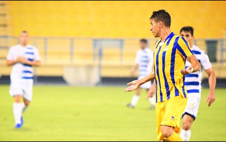 Moreno, quien rechazó ofertas del futbol mexicano, decidió continuar con su trayectoria en el extranjero y ahora vive su primera experiencia en el Medio Oriente. TWITTER / @ALGHARAFACLUB