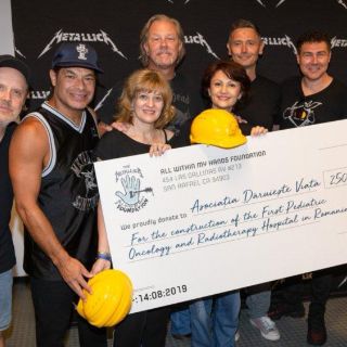 Metallica dona 250 mil euros para un hospital rumano