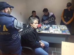 De acuerdo con imágenes difundidas en redes sociales fue detenido por elementos de la Policía Federal Argentina-Interpol. TWITTER / @GermanMonaco
